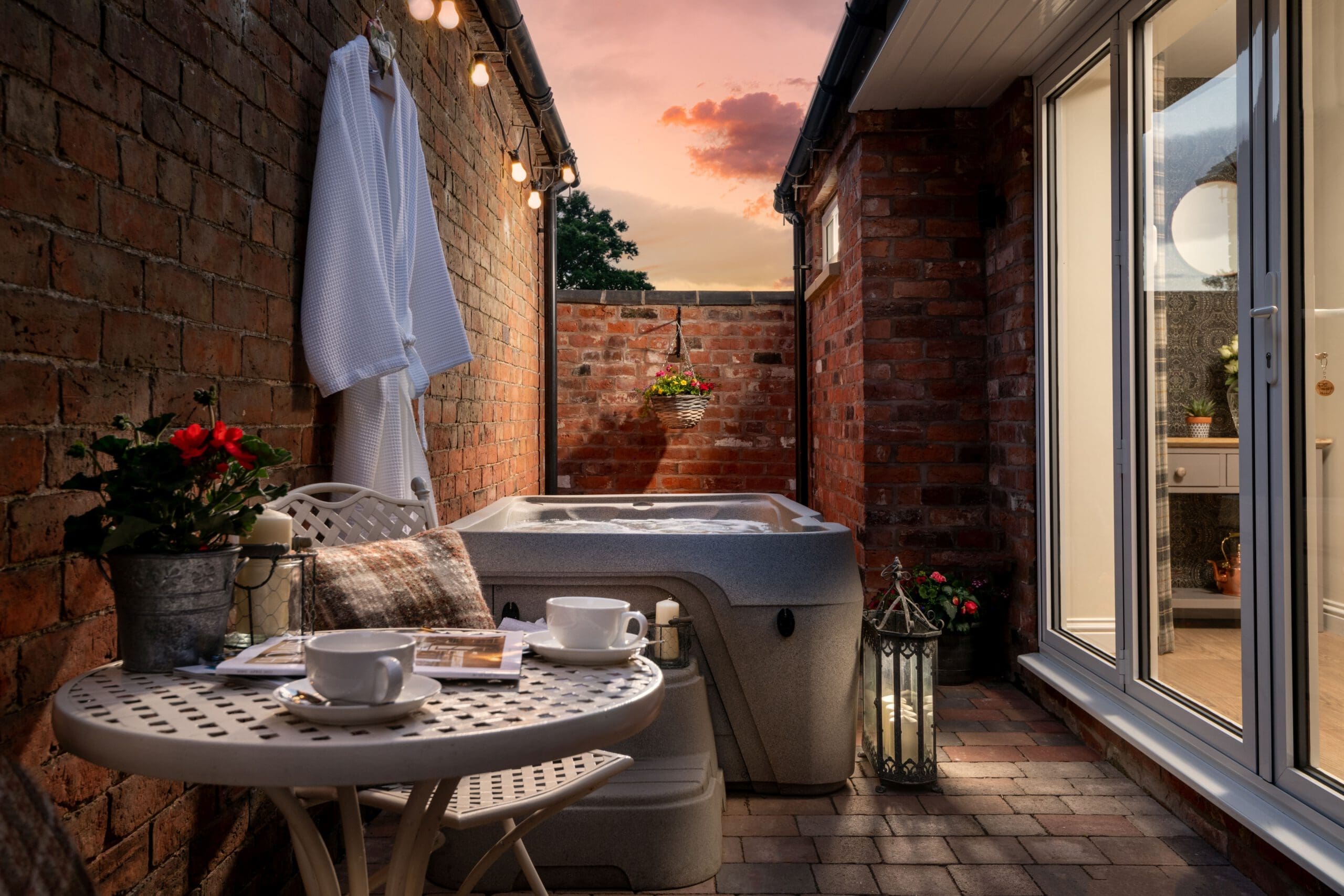 Betley Court Farm Holiday Cottages courtyard